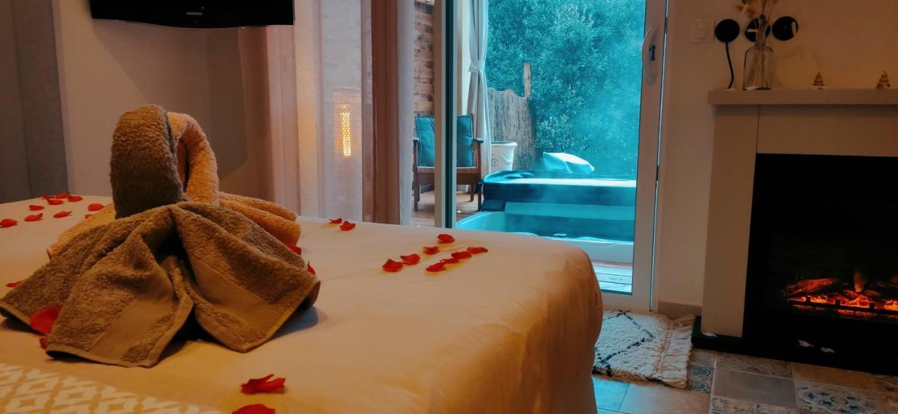 Magnifique Cottage Haut De Gamme Avec Jacuzzi L'Attrape Reve Les Plantiers Exteriör bild
